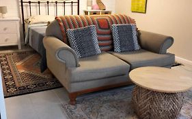 Guest Suite-2 Beds,Private Entry, Bathroom & Laundry